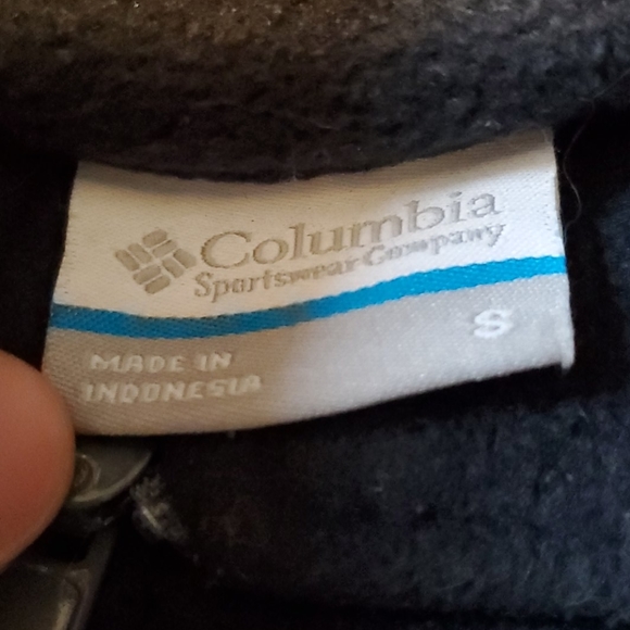 Black and grey Columbia fleece jacket - Picture 2 of 3